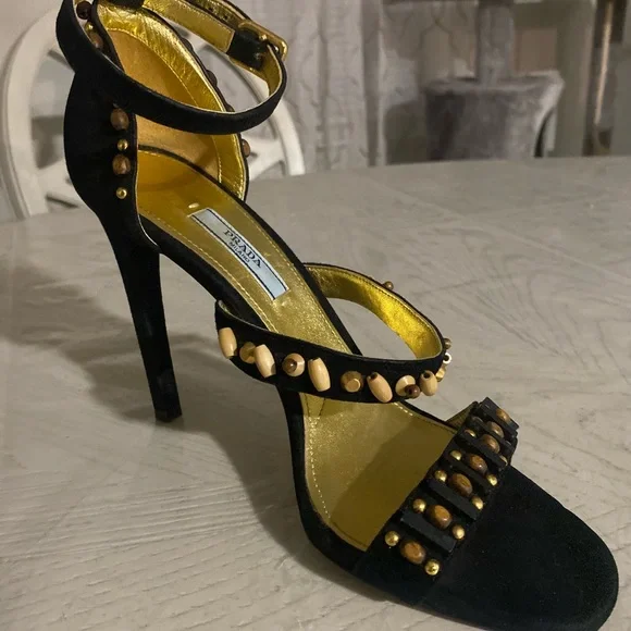 Prada Women’s designer shoe. Perfection at its finest! - Picture 2 of 7